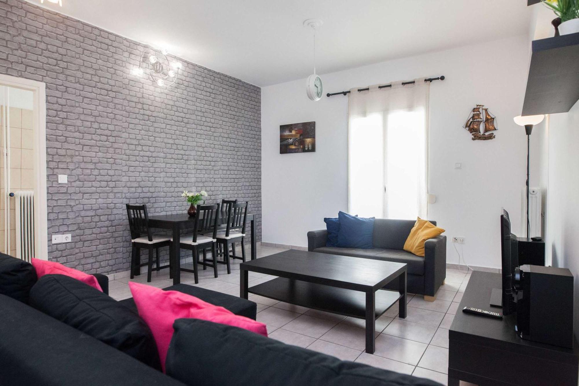Apartment Stylish 1 Bd Apt With Balcony In Kato Petralona